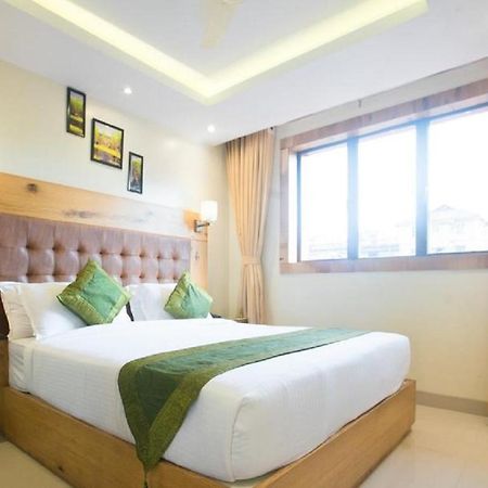 Hotel The Westend Green 뉴델리 외부 사진