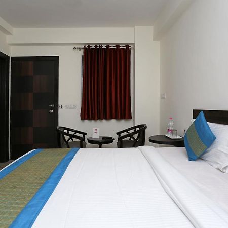 Hotel The Westend Green 뉴델리 외부 사진