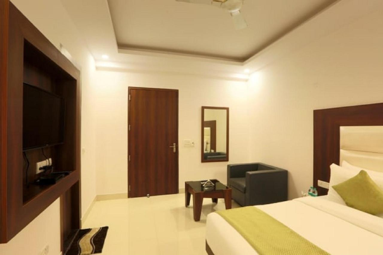 Hotel The Westend Green 뉴델리 외부 사진